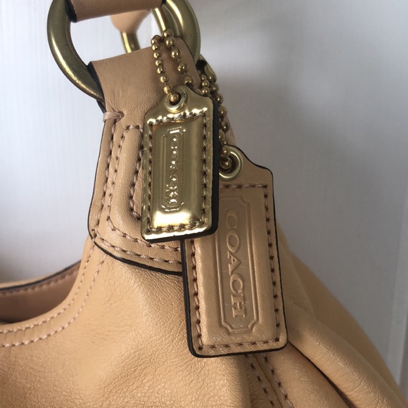 Madison Maggie Coach Shoulder Bag Purse - Picture 5 of 11